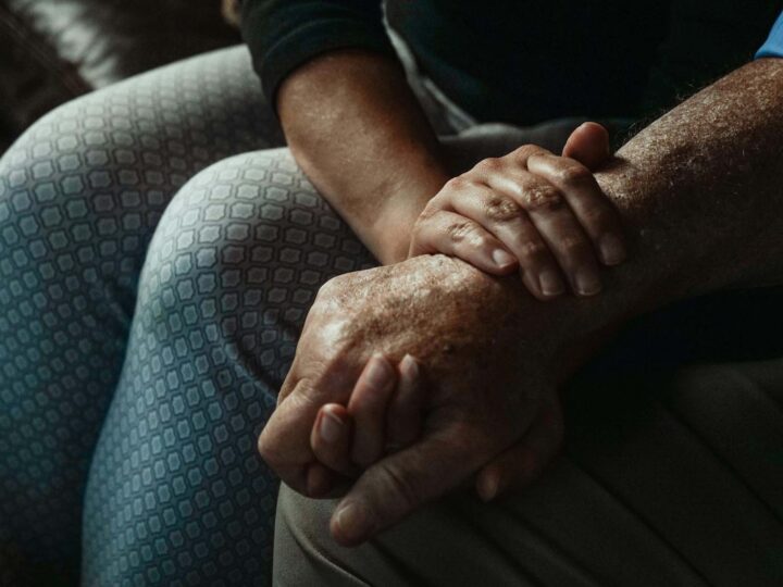 Älska din nästa – en Swedenborgsk väg till kärlek, nytta och ansvar